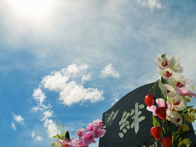 お盆。永代供養墓。家族の絆を深める夏。